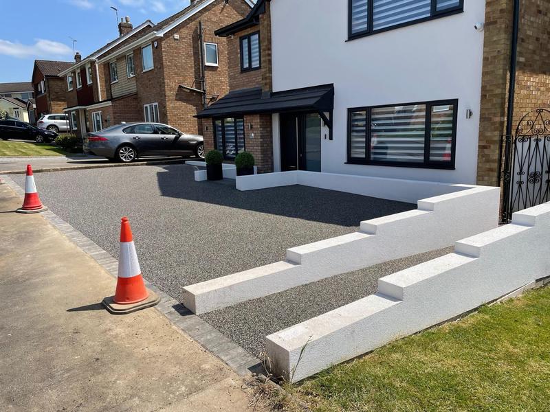 Contemporary driveway — resin bound project