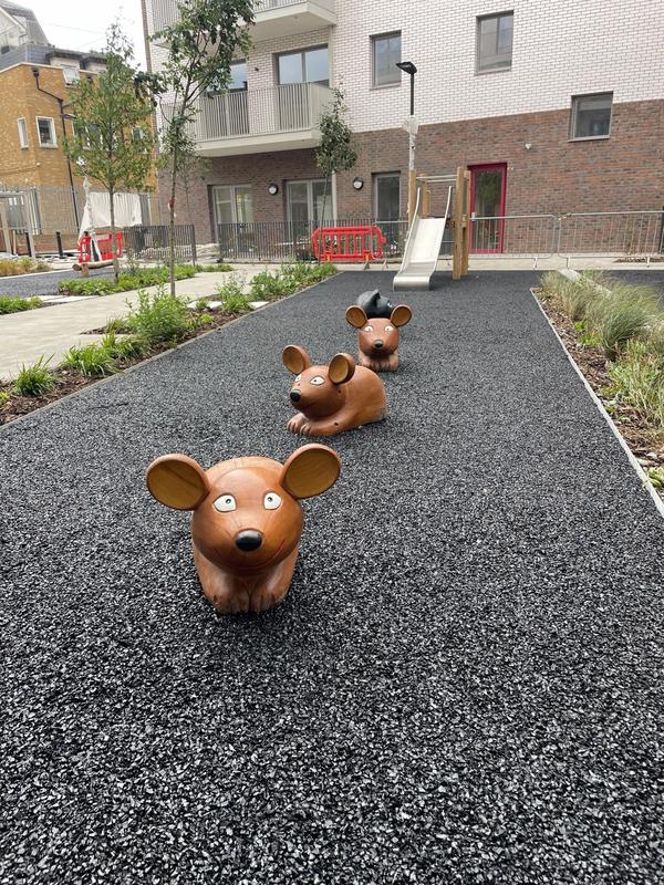 Play trail surfacing — rubber crumb project by National Surfacing