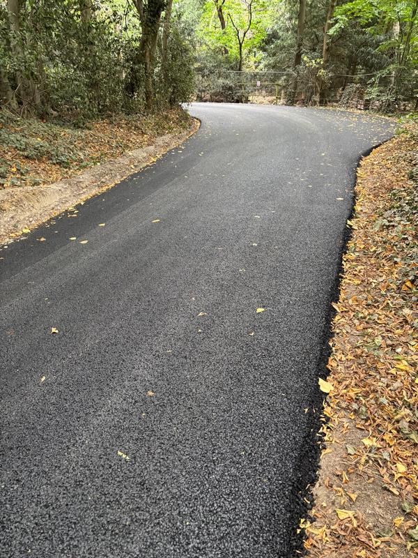 Private access road — tarmac project
